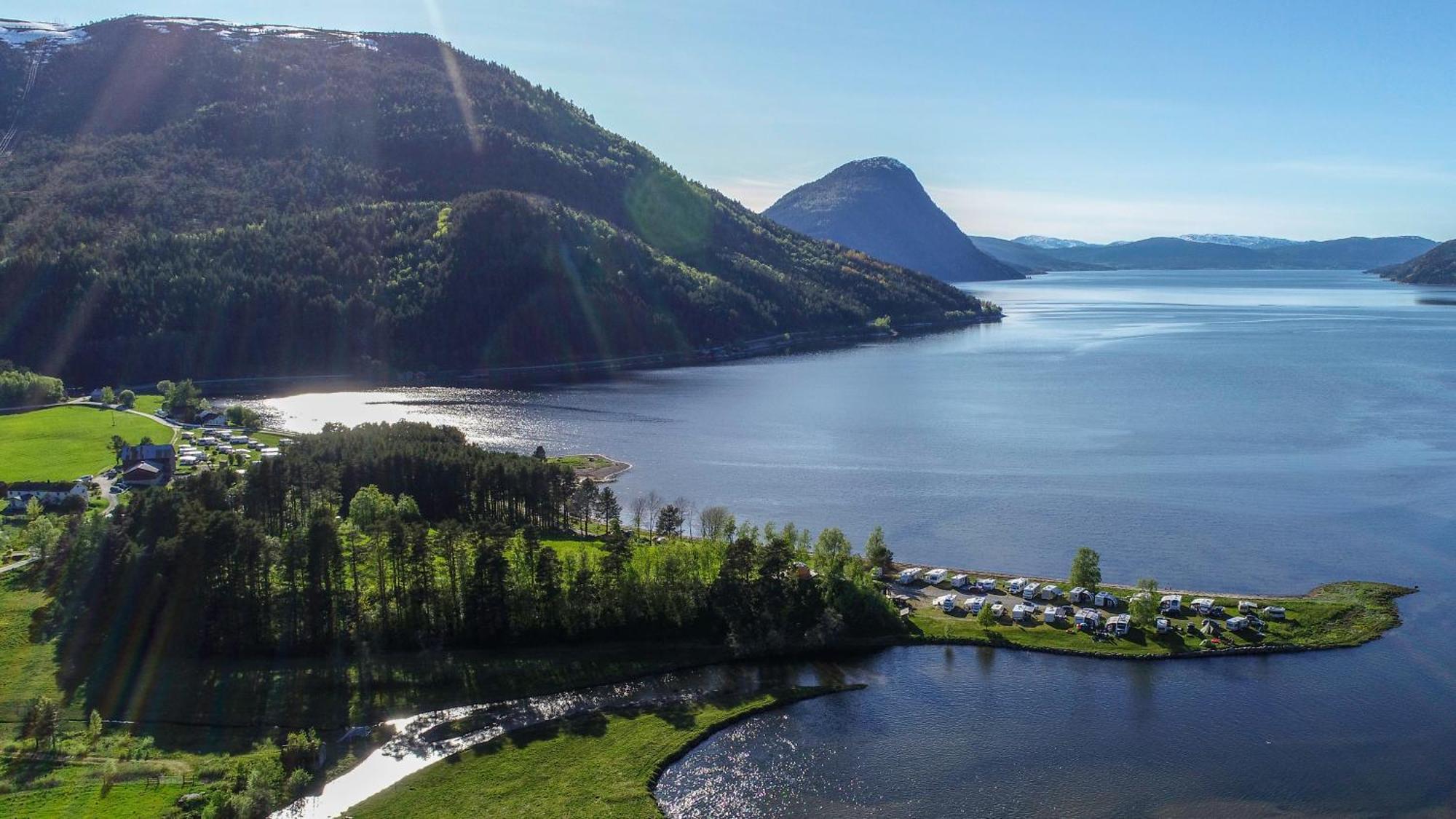 Fugelvagen, Cabins And Glamping Alvund Екстер'єр фото